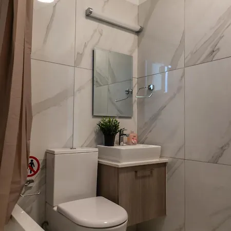 Hubstay - Seaview Oriana In Larnaca, 10 Min Walk To The
