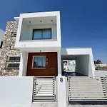Hubstay - Seaview Oriana In 拉纳卡