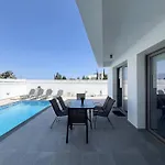 Ferienhaus Hubstay - Seaview Oriana In *