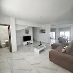 Ferienhaus Hubstay - Seaview Oriana In Larnaka