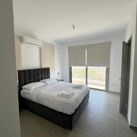Hubstay - Seaview Oriana In Larnaca, 10 Min Walk To The * لارنكا