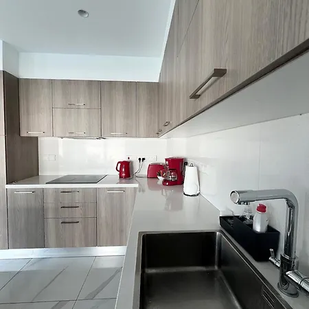 Hubstay - Seaview Oriana In Larnaca, 10 Min Walk To The فيلة