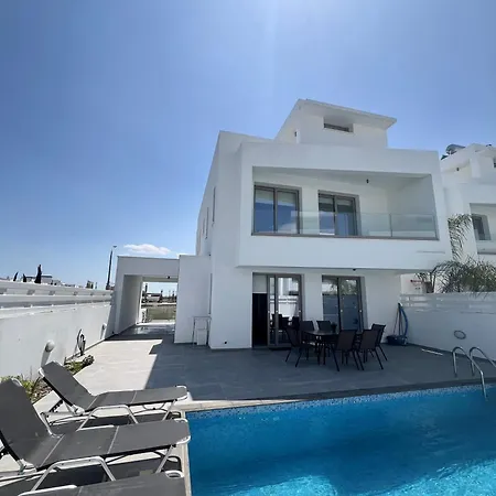 فيلة Hubstay - Seaview Oriana In Larnaca, 10 Min Walk To The