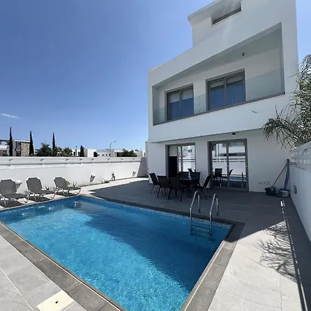 別荘 Hubstay - Seaview Oriana In ラルナカ