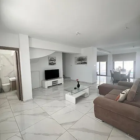 別荘 Hubstay - Seaview Oriana In ラルナカ