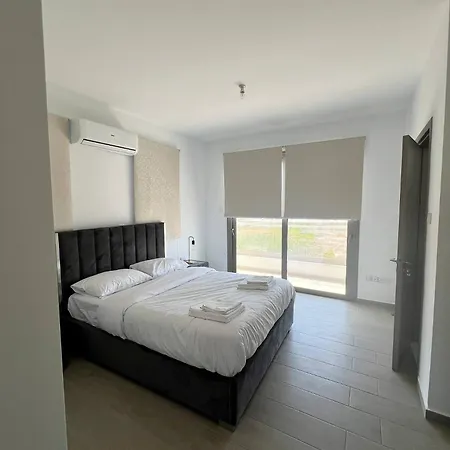 Hubstay - Seaview Oriana In 拉纳卡