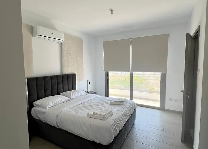 Hubstay - Seaview Oriana In ラルナカ