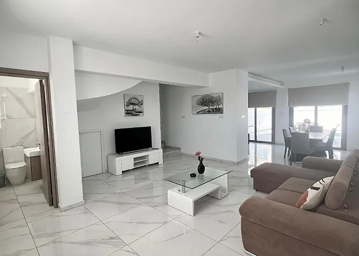 Prázdninový dům Hubstay - Seaview Oriana In Larnaca