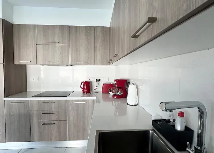 Hubstay - Seaview Oriana In Prázdninový dům Larnaca